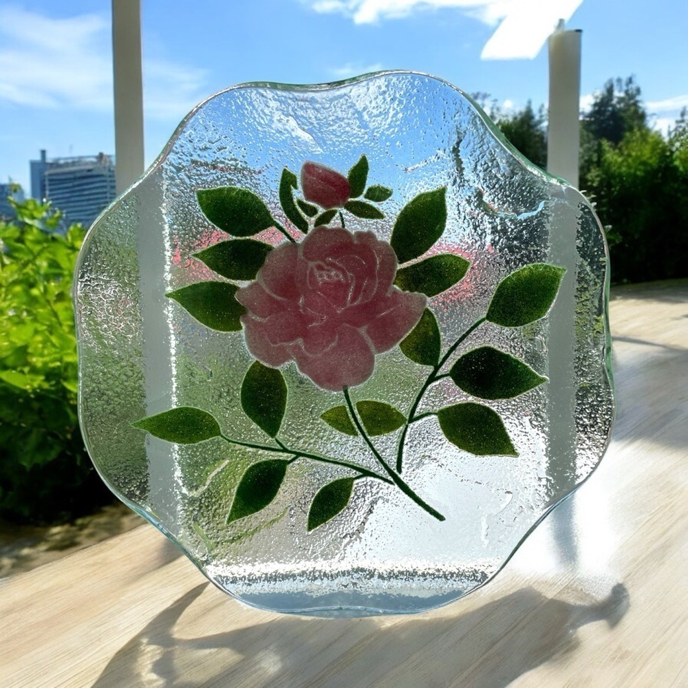 Sydenstricker fused glass bowl with ruffled edges, art glass, no flaws
